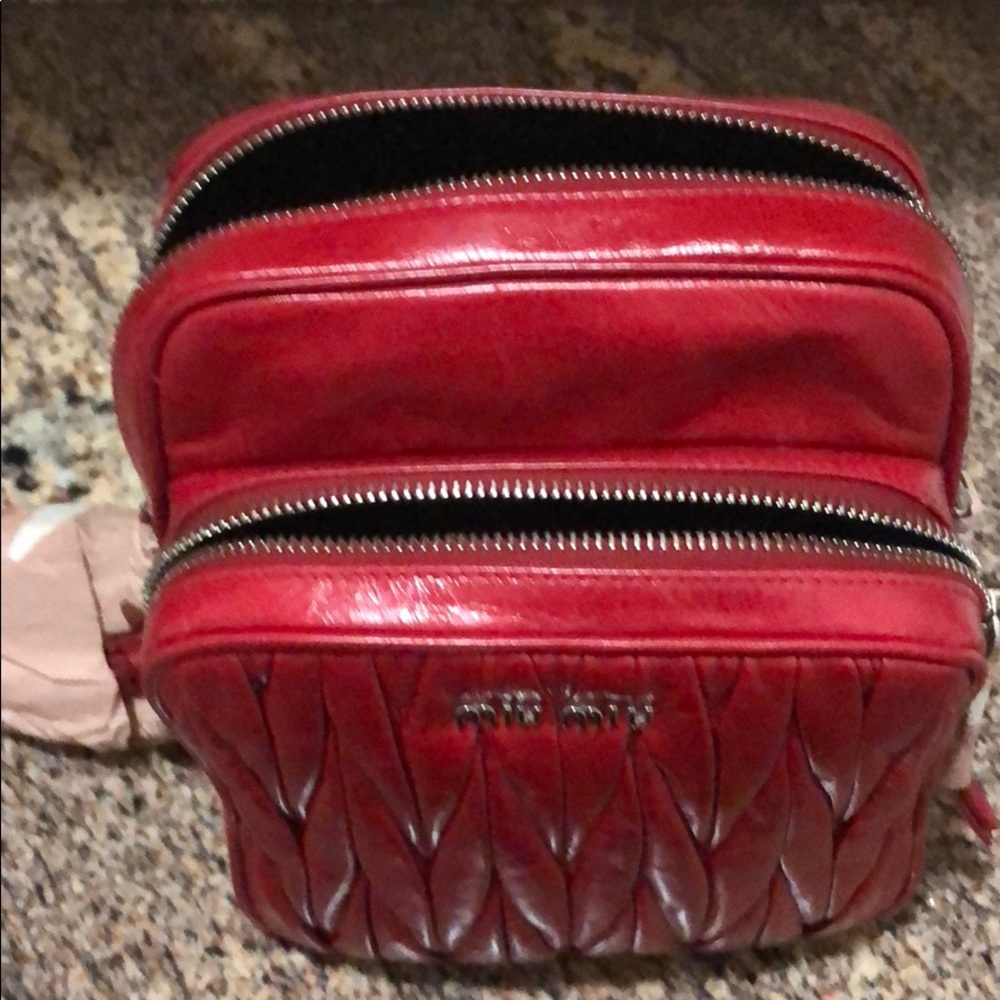 Miu Miu Matelasse cherry bag - Picture 2 of 6